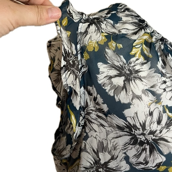 Ann Taylor Factory Sleeveless Floral Blouse – Size L - Picture 4 of 5